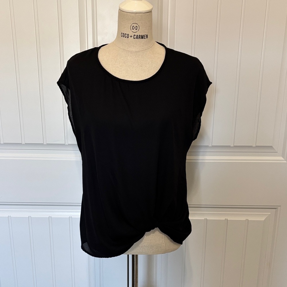 Pleione Black Sleeveless Blouse
